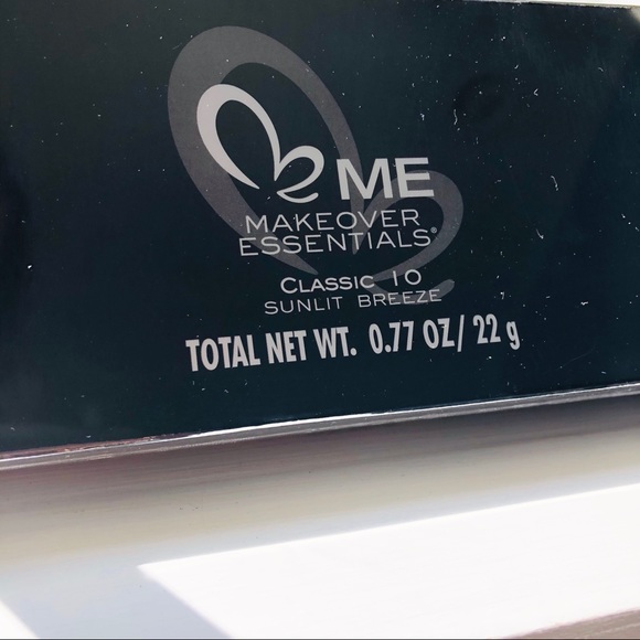 NIB Makeup Essentials Classic 10 Eyeshadow Palette - Picture 3 of 6